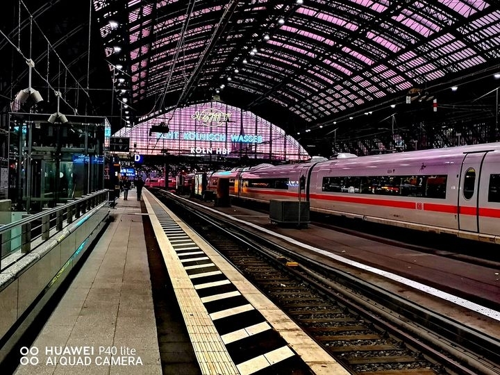 Bahnhof-Koln