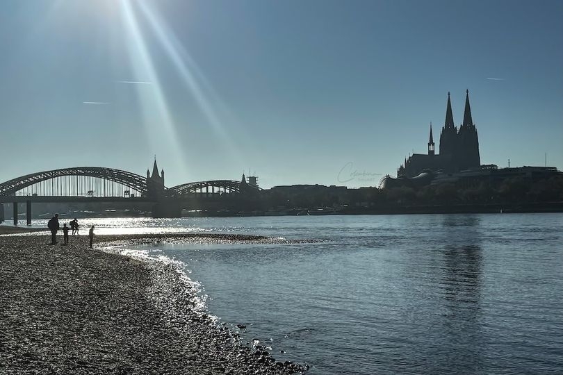 KÖLN am Rhein bei Sonnenschein . . . 